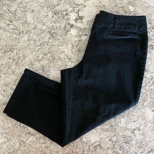 EUC Ann Taylor Petite black capri pants, size Curvy 8 Petite